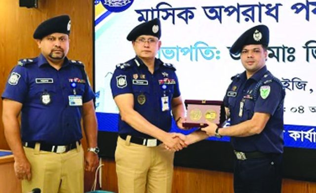 সিলেট রেঞ্জের শ্রেষ্ঠ ওসি গোয়াইনঘাট থানার ওমর ফারুক