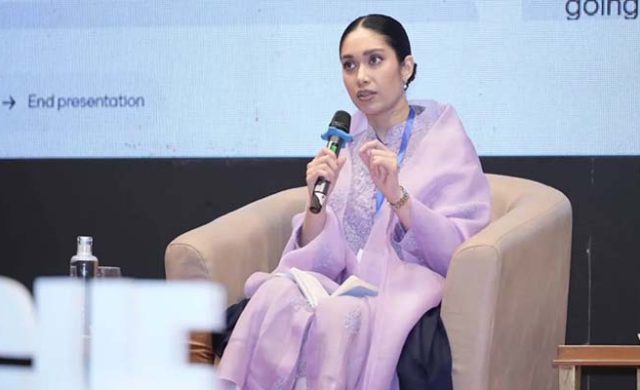 ফিটনেসবিহীন গাড়ি আর নানা লঙ্ঘন দিব্যি চলছে কেন, প্রশ্ন জাইমা রহমানের