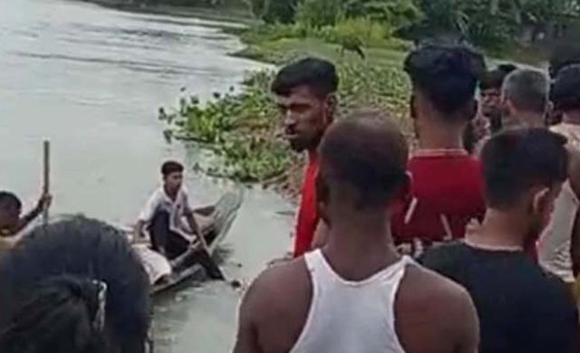 গোসল করতে নেমে নিখোঁজ শিশু, দু’দিন পর ভাসল লাশ