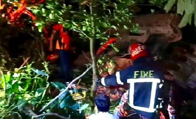 জৈন্তাপুরে লরি থেকে পড়ে এস্কেভেটরের চাপায় চালকের মৃত্যু