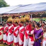 কারাম উৎসবে চা বাগানের জনপদে সংস্কৃতির রঙ