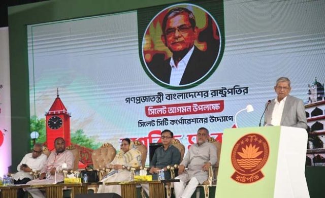 গণততন্ত্রকে রক্ষা করাই এখন সবচেয়ে বড় কাজ: রাষ্ট্রপতি