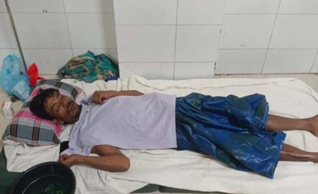 দিনে দিলেন নতুন জামা, রাতেই তিন সন্তানকে বিষপান করিয়ে হত্যা