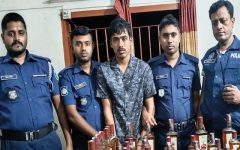 বিয়ানীবাজারে ৩৫ বোতল ভারতীয় মদসহ যুবক আটক