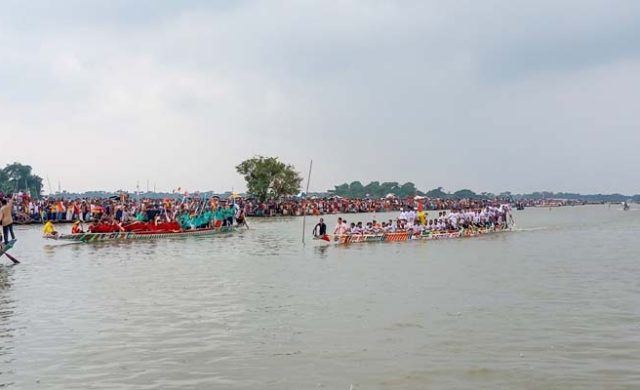 শান্তিগঞ্জে ঐতিহাসিক নৌকাবাইচ