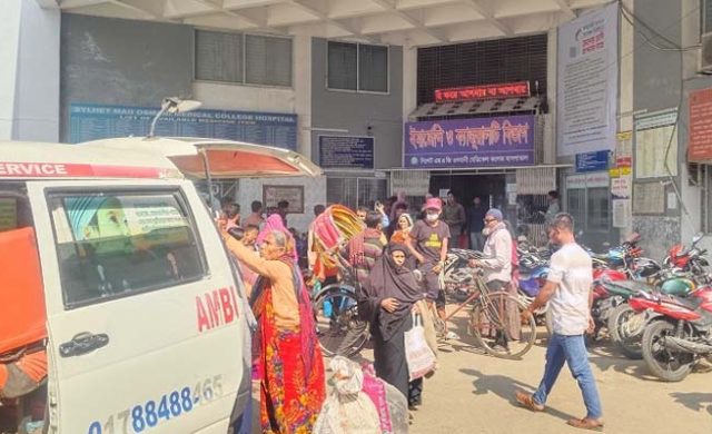 গোয়াইনঘাটে বাড়ি ফেরার পথে দা দিয়ে কুপিয়ে কৃষকের কবজি বিচ্ছিন্ন