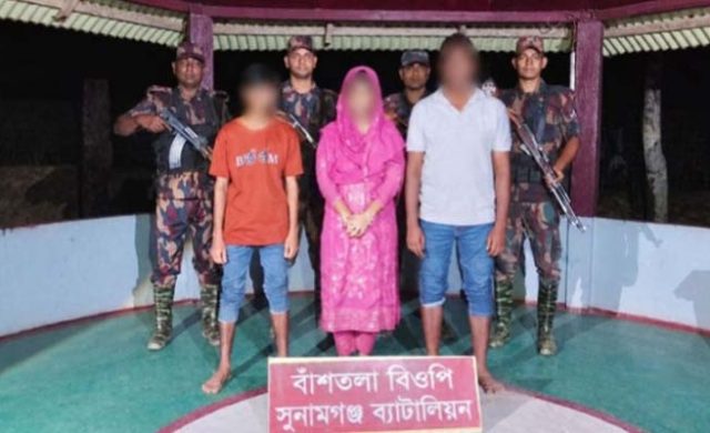 ভারতে অনুপ্রবেশের চেষ্টাকালে দুই বাংলাদেশিসহ পাচারকারী আটক