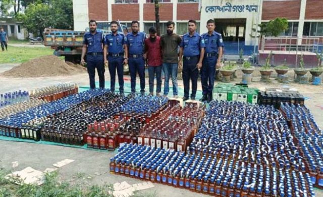 কোম্পানীগঞ্জে বালুভর্তি ট্রাকে ৬২ লাখ টাকার বিদেশি মদ, আটক ২