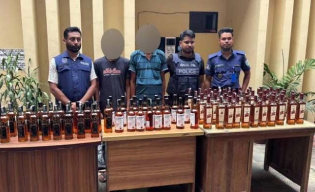 চটের বস্তায় লুকানো ৮০ বোতল বিদেশি মদ, মৌলভীবাজারে গ্রেপ্তার ২