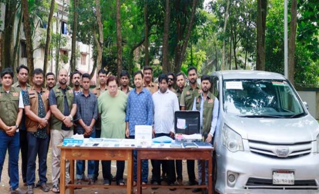 মৌলভীবাজারে সীমানা পিলার ও কয়েন বিক্রির নামে প্রতারণা, গ্রেপ্তার ৪