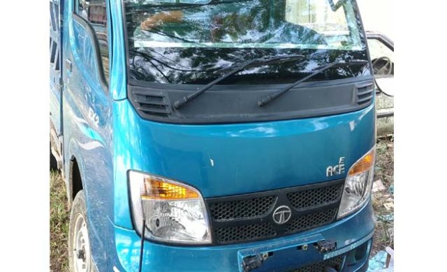 চোরাইপণ্য বহনের পিকআপের চাকায় প্রাণ গেল দিনমজুরের ছেলের