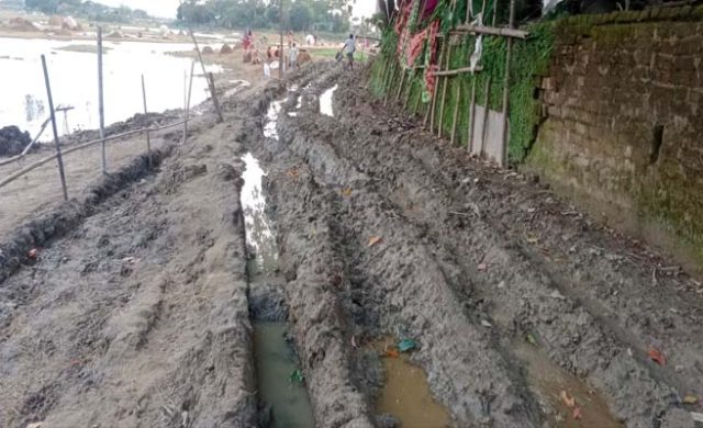 কাগজে প্রকল্প, মাঠে নেই কাজ: শাল্লায় হরিলুট