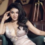‘প্রেমে পড়া বারণ’, বললেন জয়া